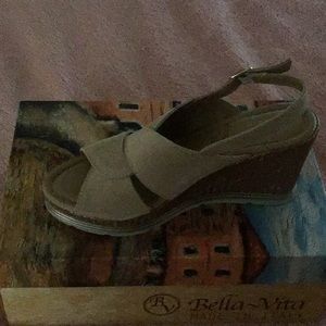 NIB Bella Vita Italian leather sandals size 7